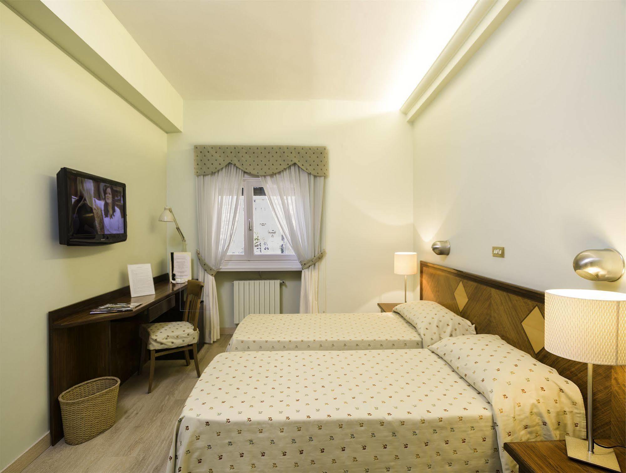 Hotel Cacciani Frascati Exterior photo